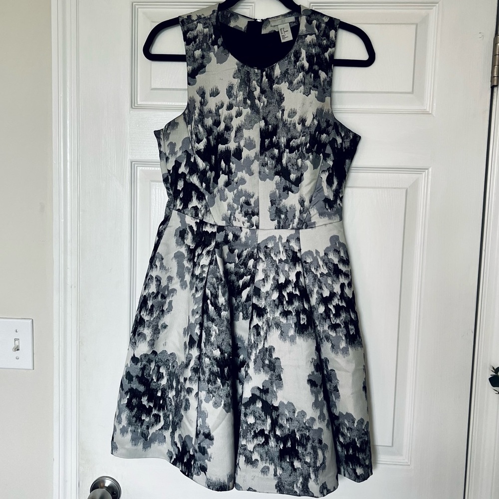 H&M Grey Patterned Dress